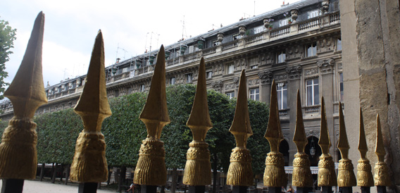 PALAIS ROYAL: UMA BELEZA CLÁSSICA E CONTEMPORÂNEA, COM JARDIM, GALERIAS,  LOJAS E RESTAURANTES 