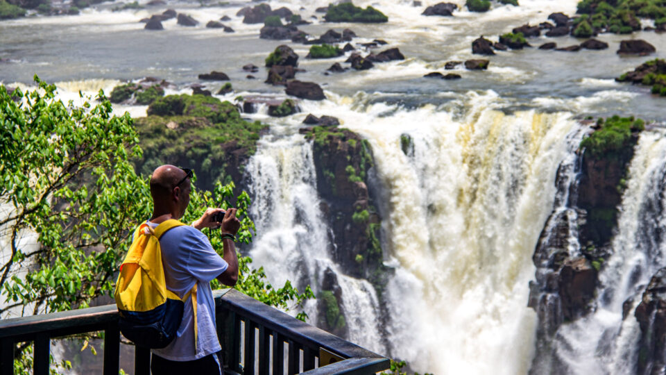 Como é alugar um carro em Foz do Iguaçú e passar a fronteira da Argentina