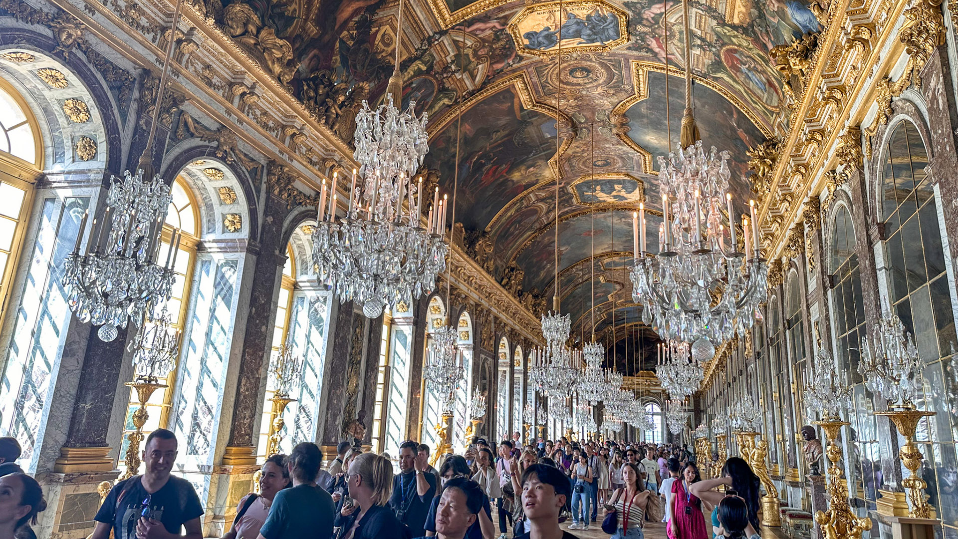 Galeria dos Espelhos no Palácio de Versailles