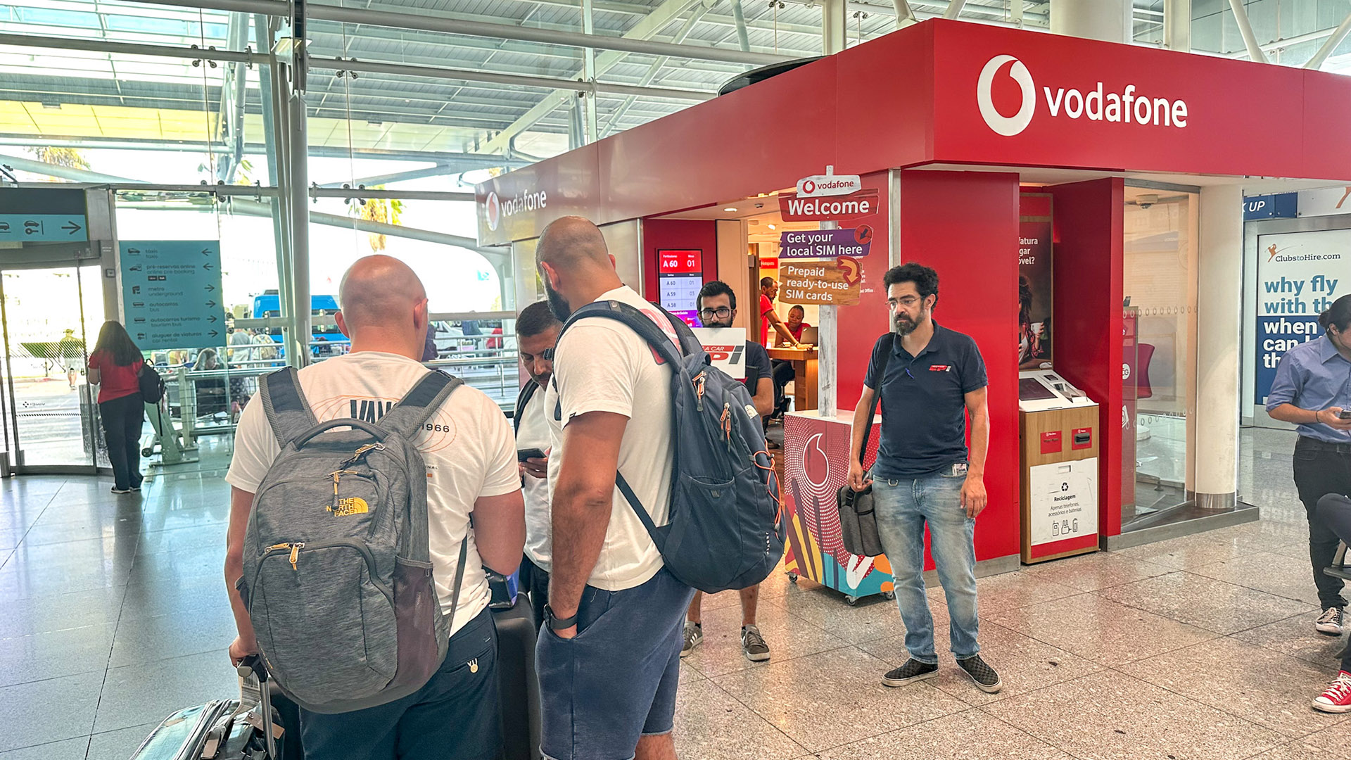 Loja da Vodafone: chip no aeroporto de Lisboa