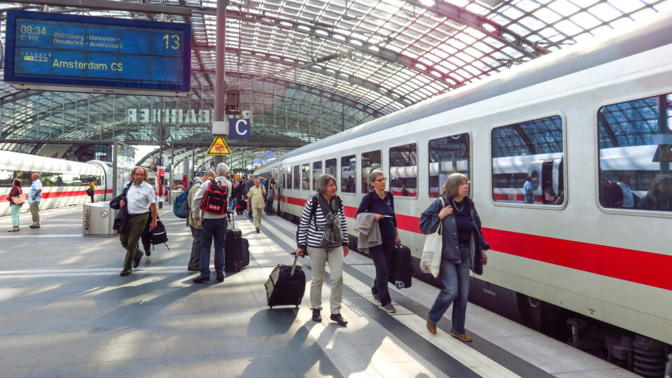 Como comprar passagem de trem na Europa no Trainline
