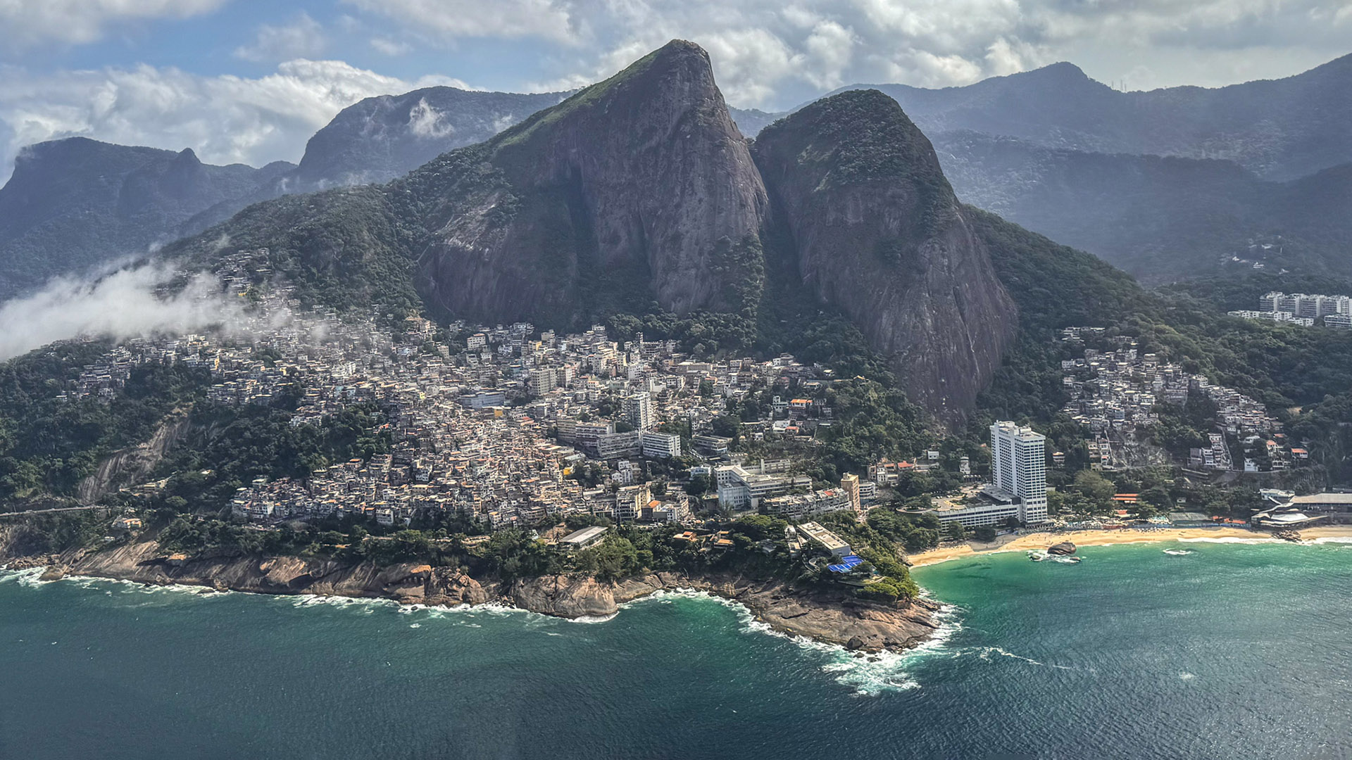 Passeio de helicóptero no Rio: Dois Irmãos